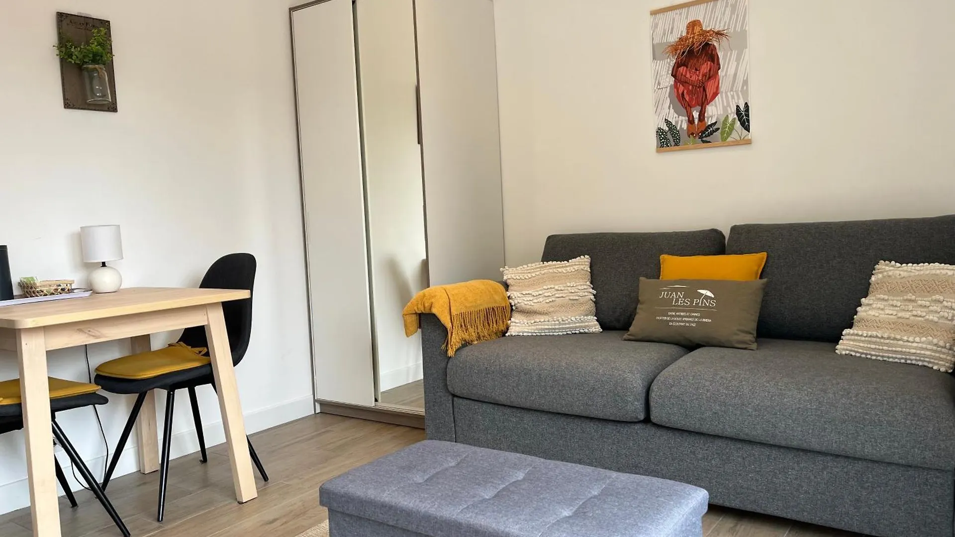 Studio Juan Les Pins Balcon 10Min Plage Antibes Apartment